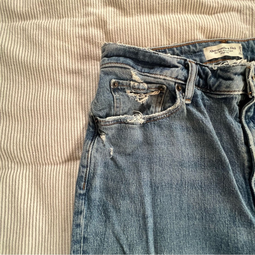 Abercrombie 90's Relaxed Curve Fit Jeans